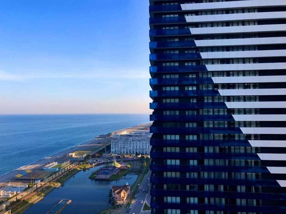 Apartment Twin Towers David Батуми Экстерьер фото